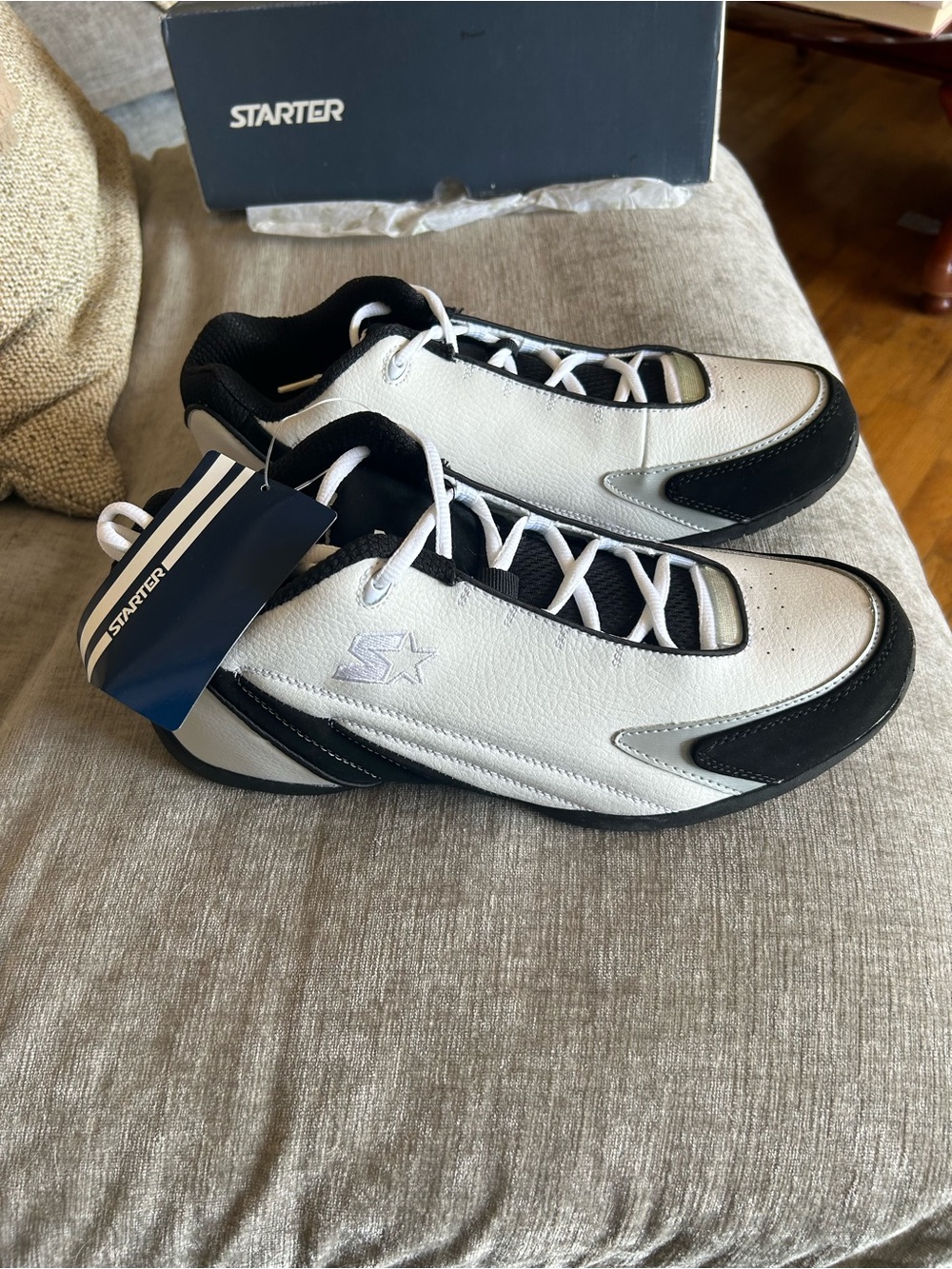 STARTER White and Black Men's Low-Top Athletic Sneakers - Picture 2 of 6